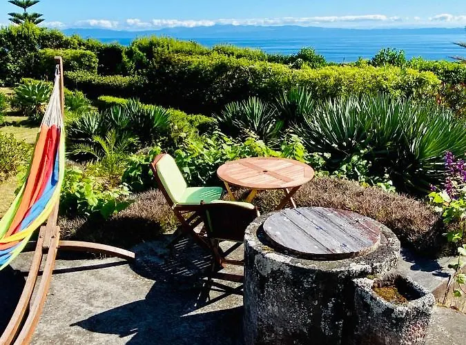Quinta Perpetua, Casa Flores Santa Cruz da Graciosa